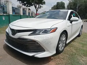 Toyota Camry 2018 White
