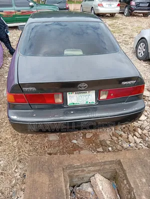 Toyota Camry LE 4dr Sedan (2.2L 4cyl 4A) 2000 Gray