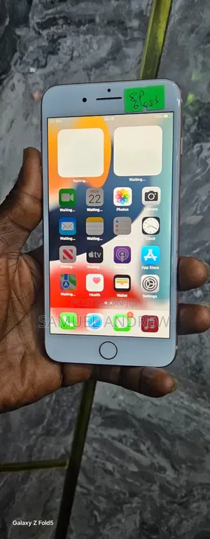 Apple iPhone 8 Plus 64 GB Gold