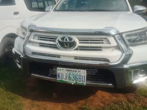 Toyota Hilux 2020 White