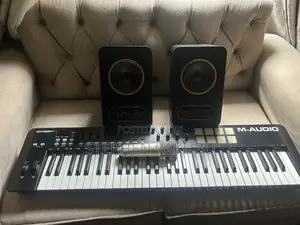 Studio Monitor, Keyboard Microphone – Great Condition