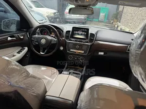 Mercedes-Benz GLE-Class 2018 Silver