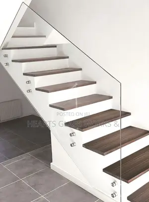 Modern Standoff Glass Staircase | Sleek Frameless Design
