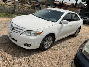 Toyota Camry LE 4dr Sedan (2.5L 4cyl 6A) 2011 White