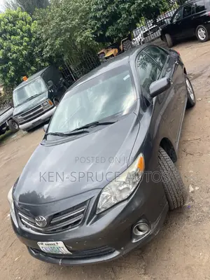 Toyota Corolla LE 4dr Sedan (1.8L 4cyl 4A) 2012 Gray