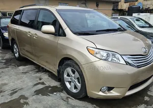 Toyota Sienna 2011 Gold