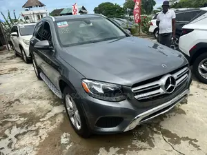 Mercedes-Benz C300 2017 Silver