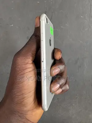 Apple iPhone 7 32 GB Silver