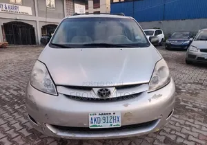 Toyota Sienna 2008 Silver
