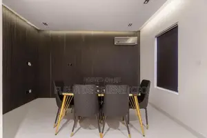 Luxurious Four Bedroom Duplex