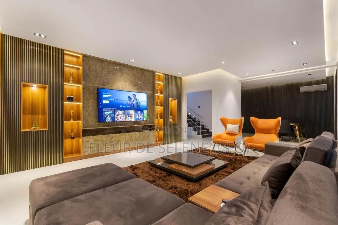 Luxurious Four Bedroom Duplex