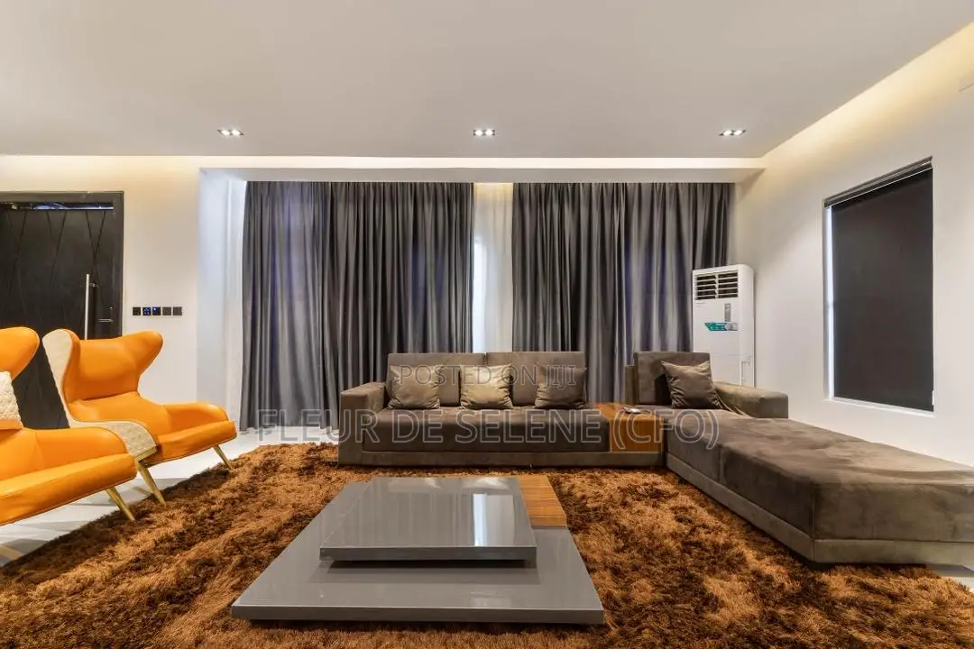 Luxurious Four Bedroom Duplex