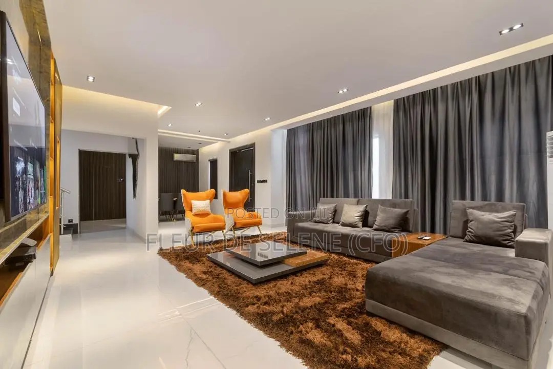 Luxurious Four Bedroom Duplex