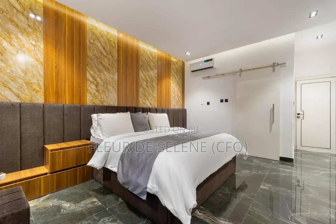 Luxurious Four Bedroom Duplex
