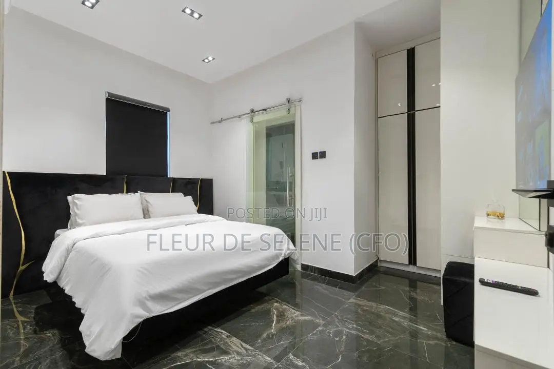 Luxurious Four Bedroom Duplex