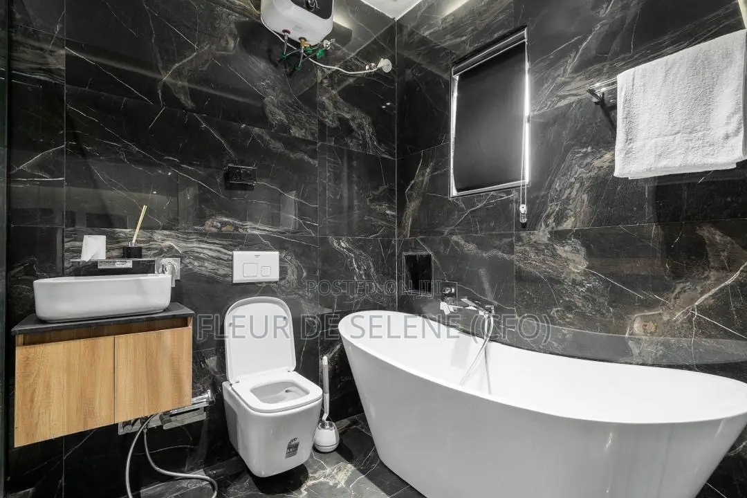 Luxurious Four Bedroom Duplex