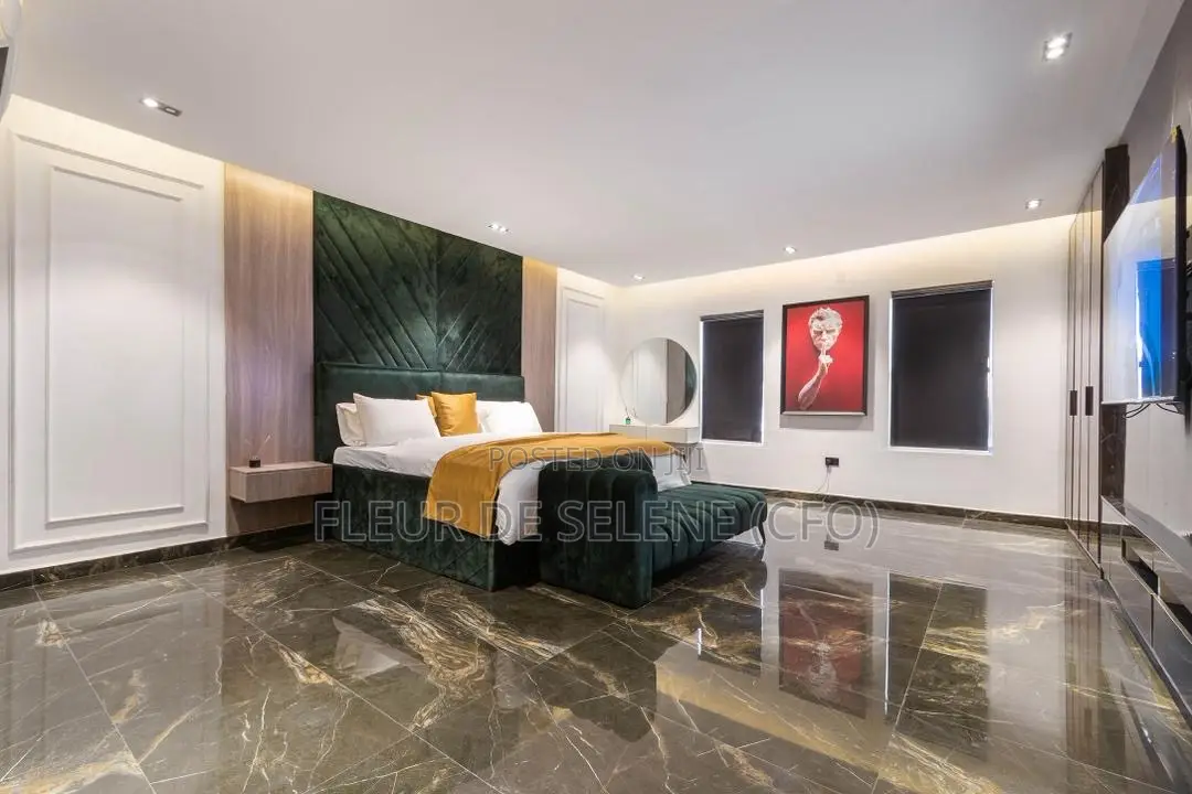 Luxurious Four Bedroom Duplex