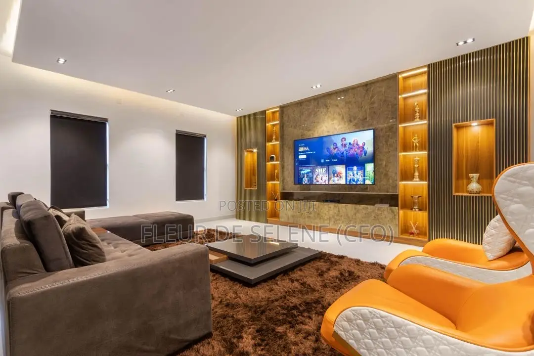 Luxurious Four Bedroom Duplex