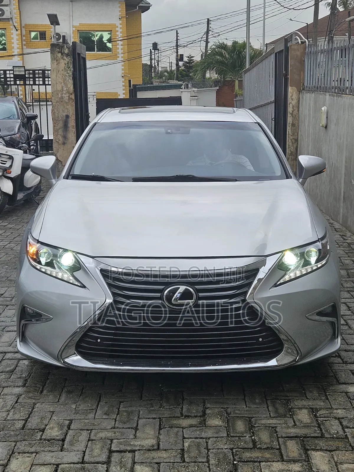 Lexus ES 2016 Silver