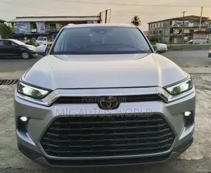 Toyota Highlander 2024 Silver
