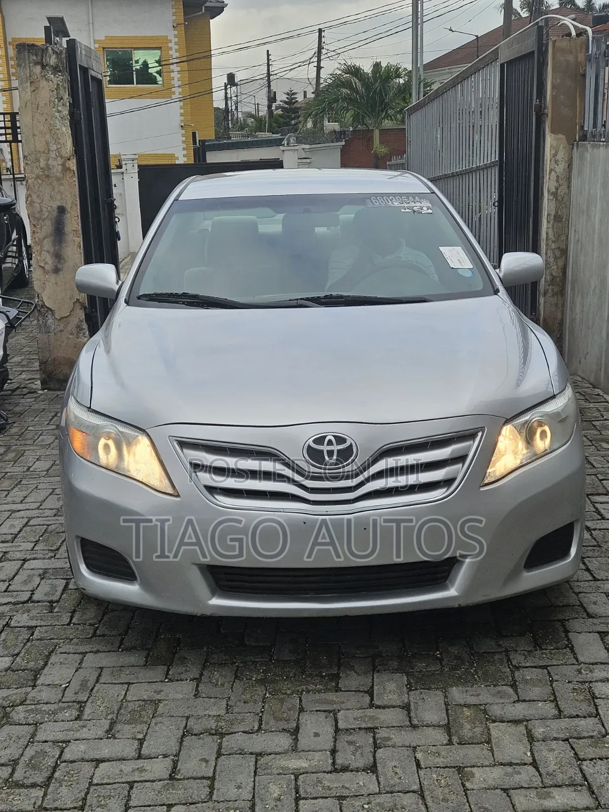 Toyota Camry 2010 Silver