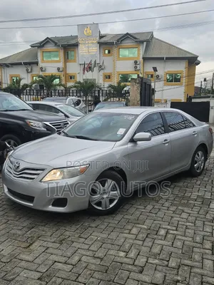 Toyota Camry 2010 Silver