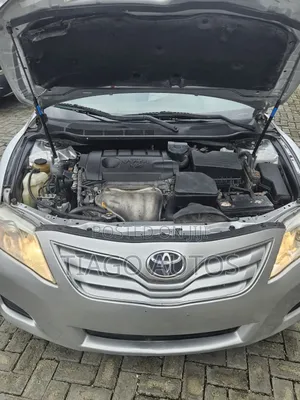 Toyota Camry 2010 Silver