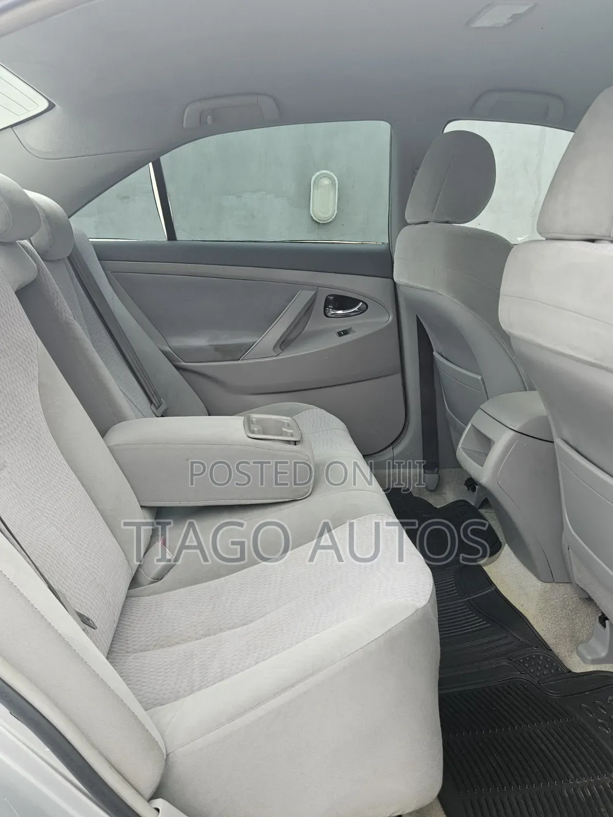 Toyota Camry 2010 Silver