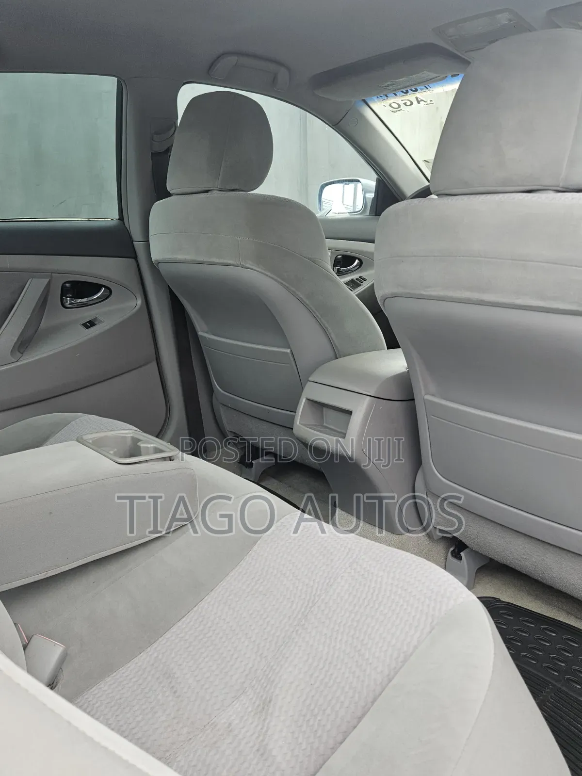 Toyota Camry 2010 Silver