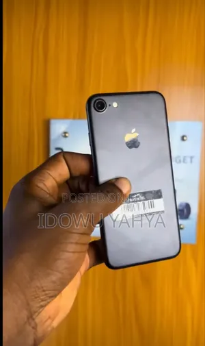 Apple iPhone 7 32 GB Black