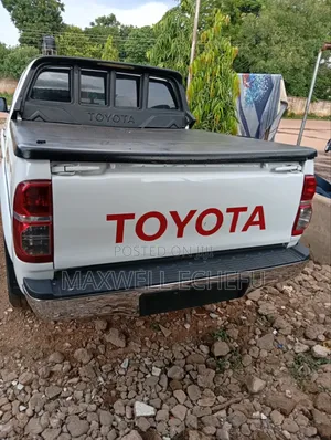 Toyota Hilux 2.7 VVT-i 4X4 SRX 2011 White
