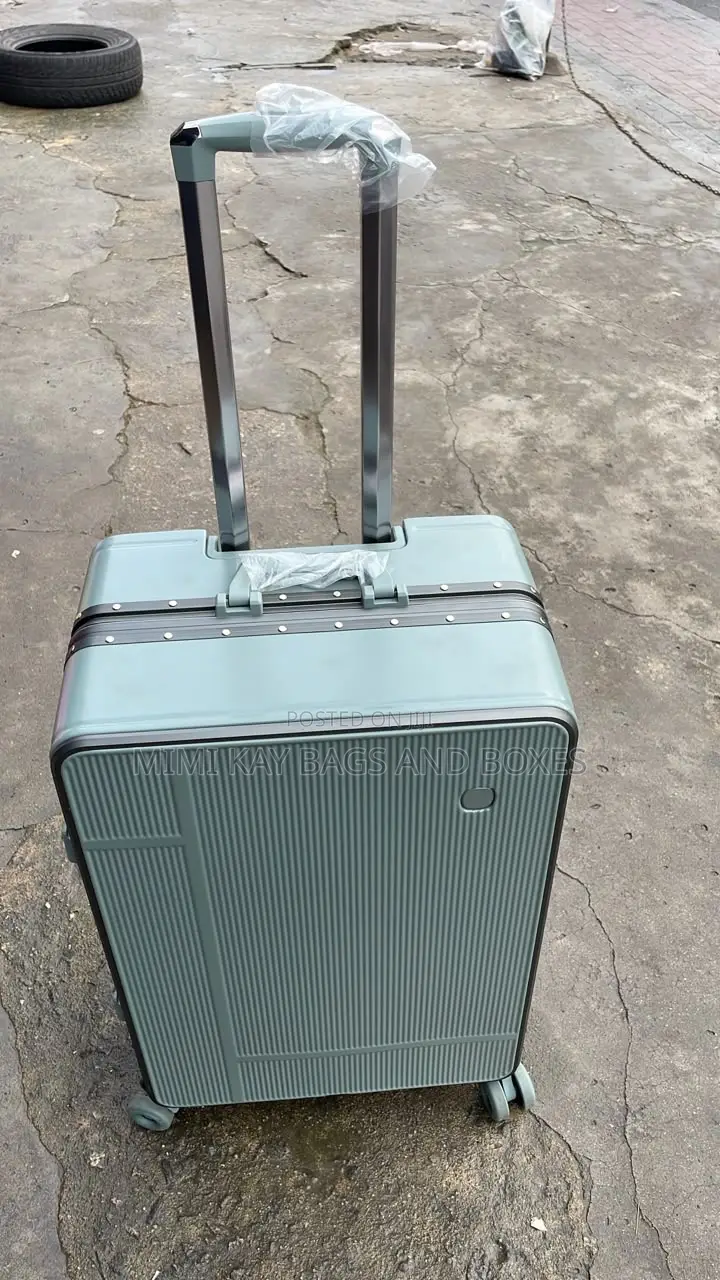 Quality Luggage Medium Size