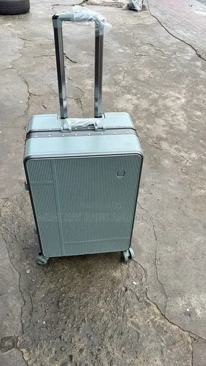 Quality Luggage Medium Size