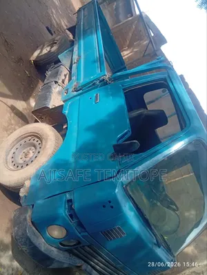 Nissan Truck 1999 Blue