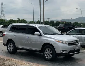 Toyota Highlander Limited 3.5l 4WD 2013 Silver