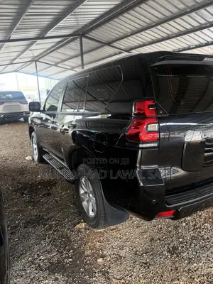 Toyota Land Cruiser Prado 2023 Black