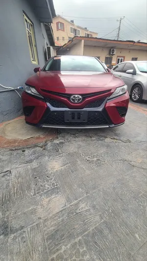 Toyota Camry 2018 Burgundy