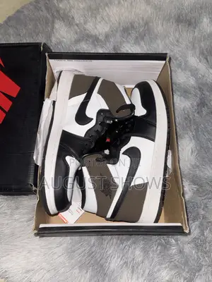 Nike Jordan 1 Retro