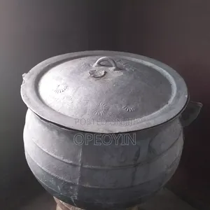 Cast Iron Pot. Ikoko Irin