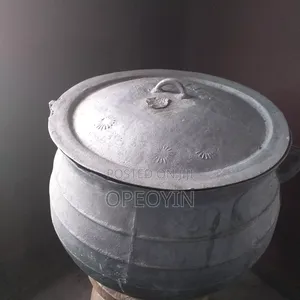 Cast Iron Pot. Ikoko Irin