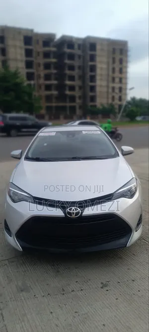 Toyota Corolla LE Eco (1.8L 4cyl 2A) 2019 Silver