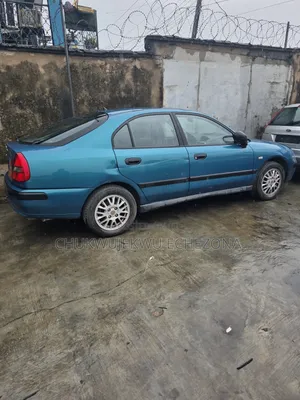 Mitsubishi Carisma 2005