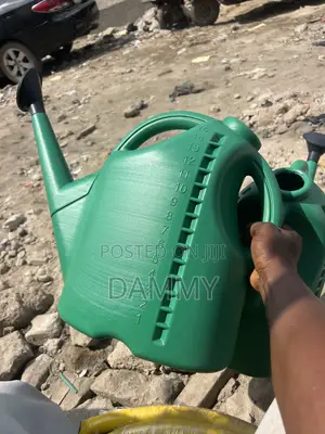 15 to 16-Liter Plastic Watering Cans