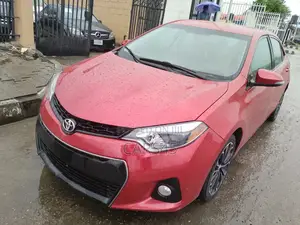 Toyota Corolla 2015 Red