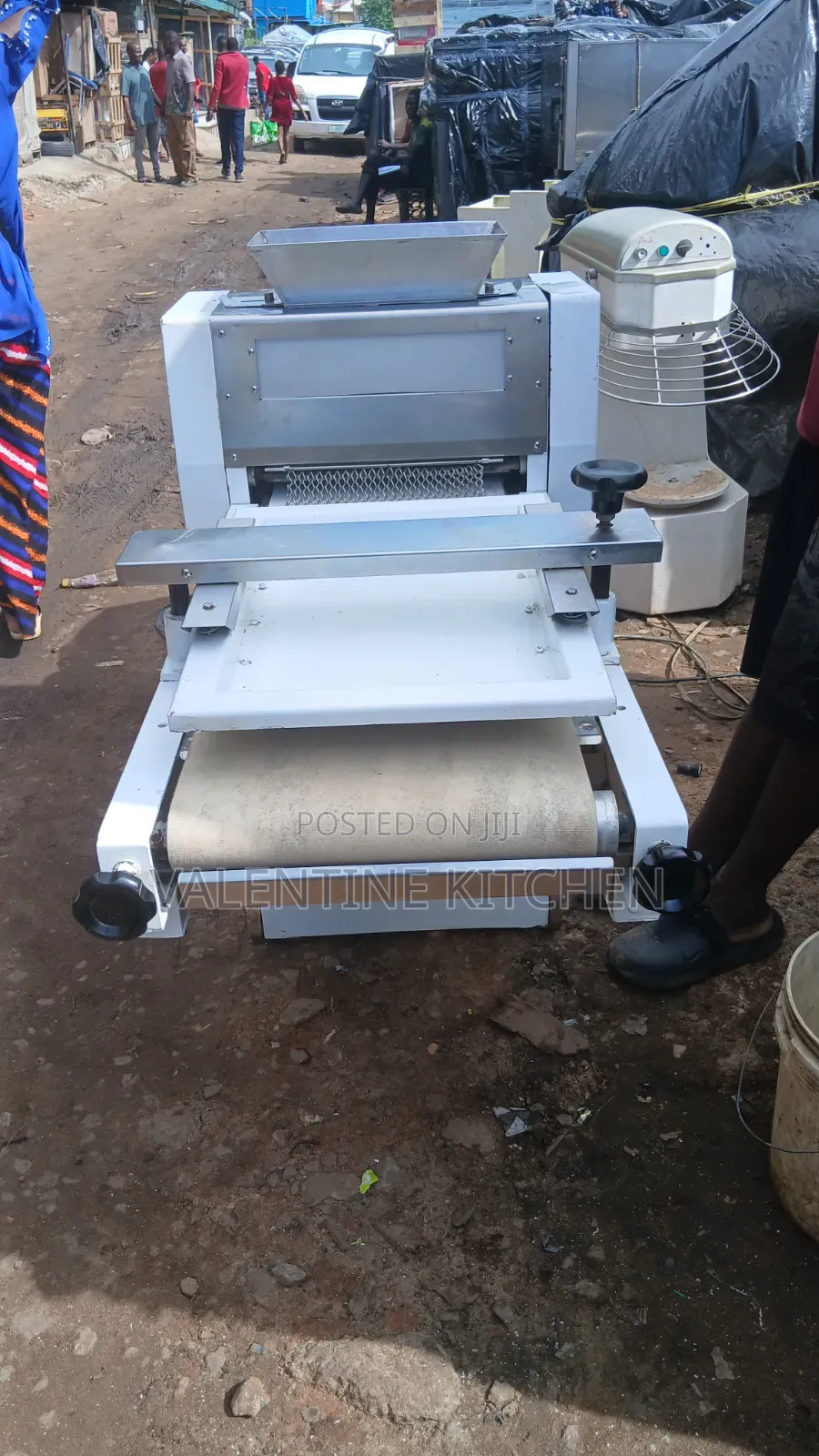 Dough Moulder