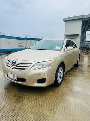 Toyota Camry 2011 Gold