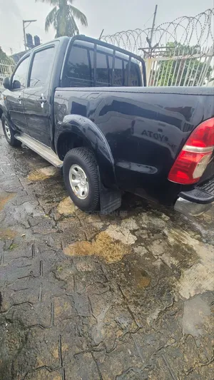 Toyota Hilux 2014 Black