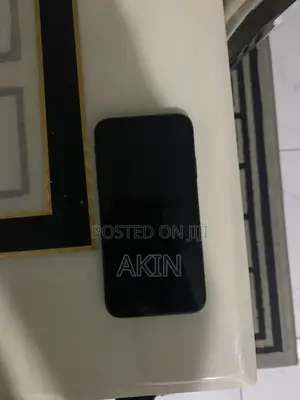 Apple iPhone 11 64 GB Black