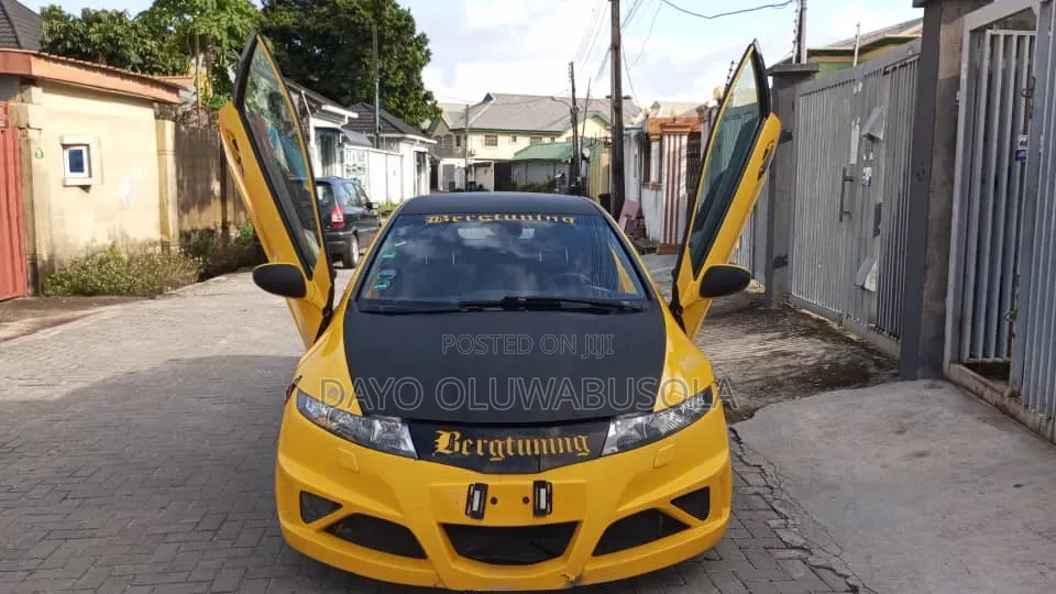 Honda Civic 2013 Yellow