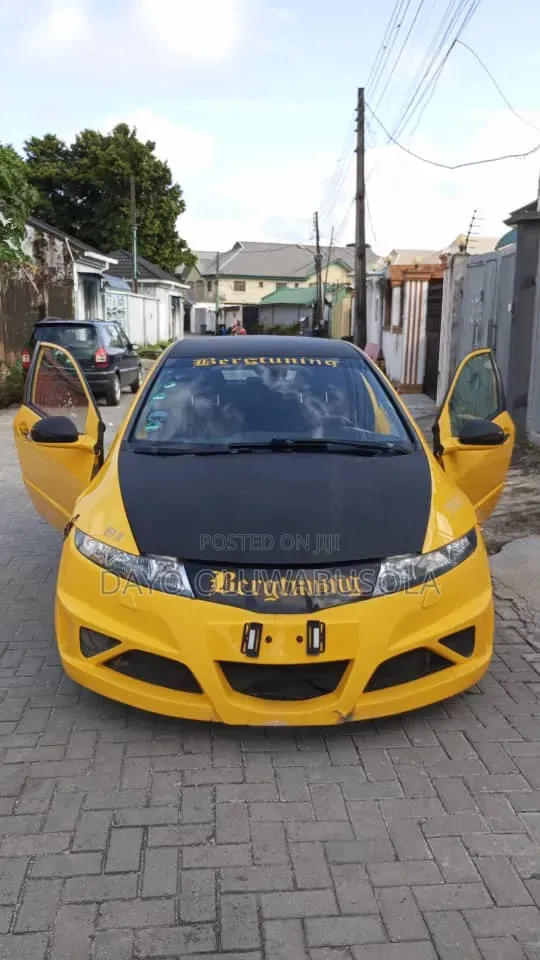 Honda Civic 2013 Yellow
